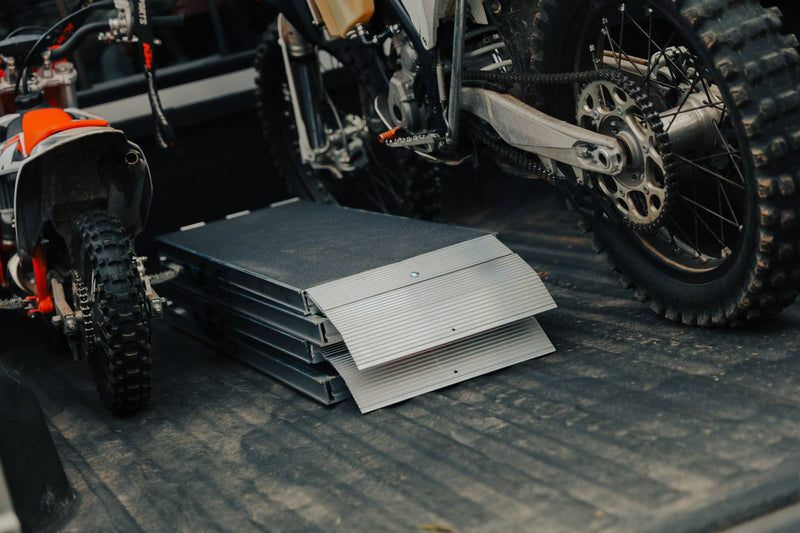 EZ-ACCESS STRAPLESS Centerfold Motorcycle Ramp